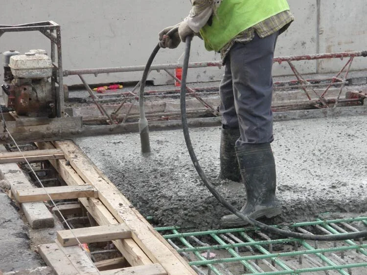 Garanti Havuz - Betonerme Beton Dokumu Ve Vibrator